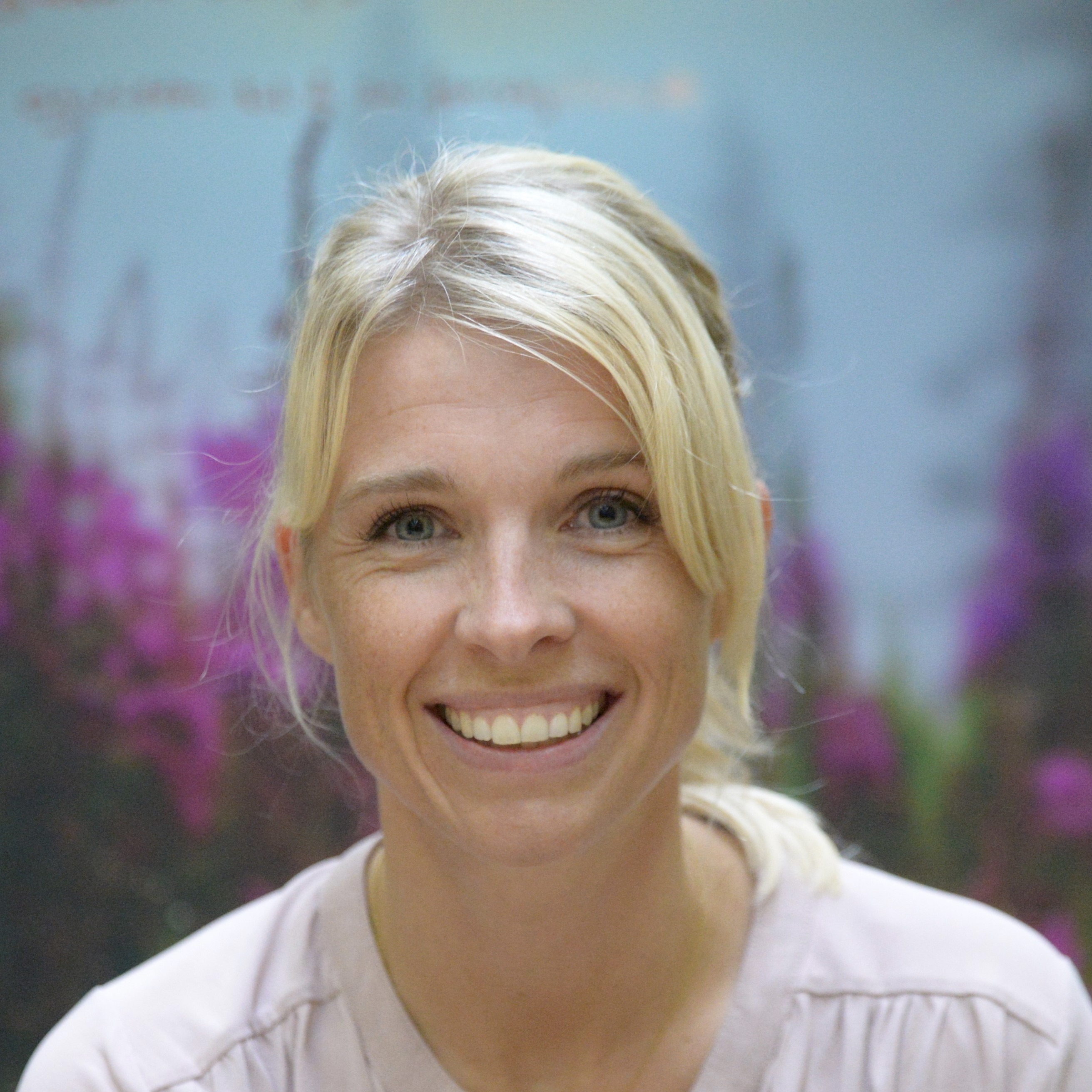 Mirjam Østevold style=